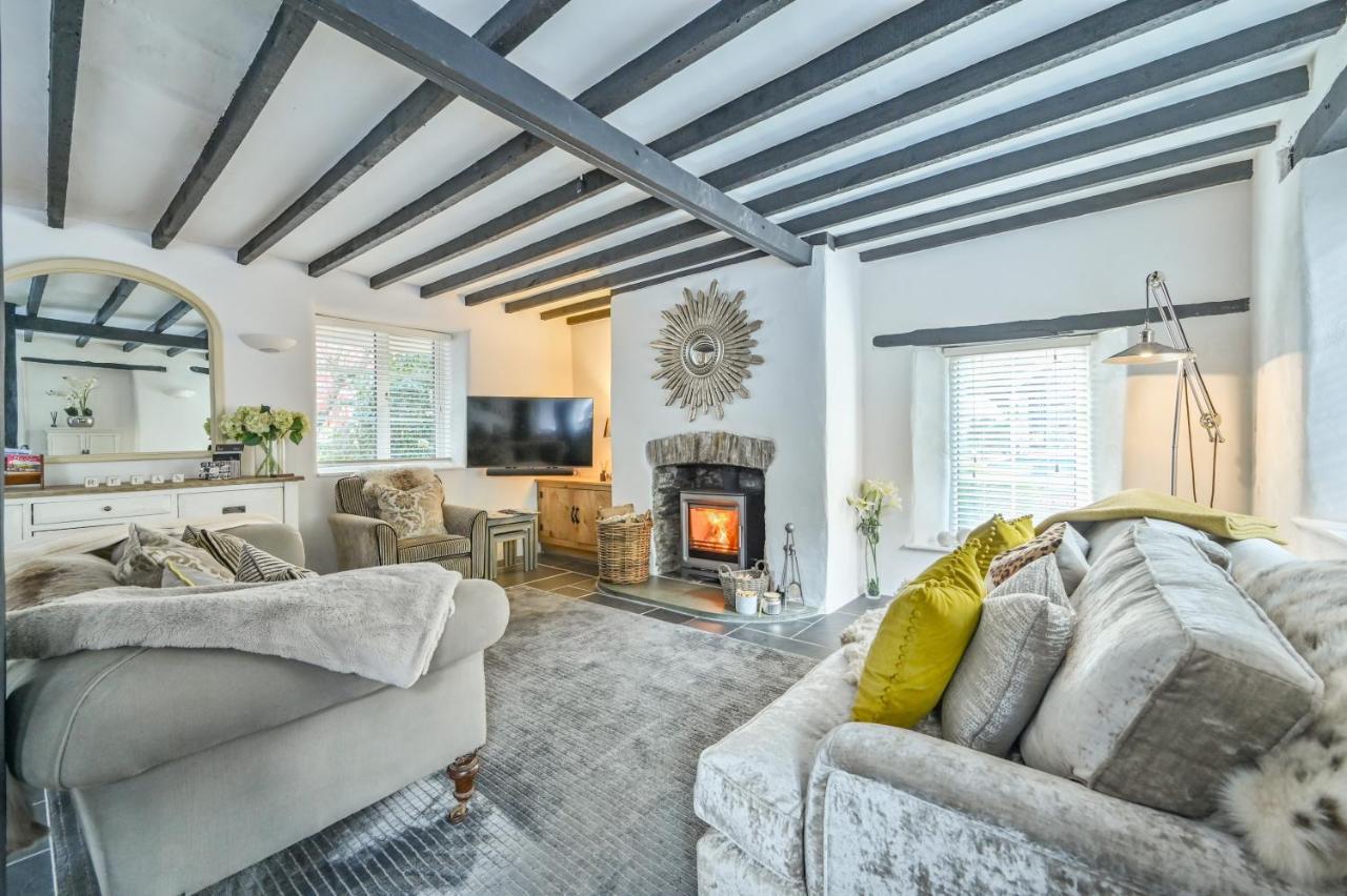 A Superb Bijou Retreat With Jacuzzi Near An Excellent Village Pub Yelverton Eksteriør billede