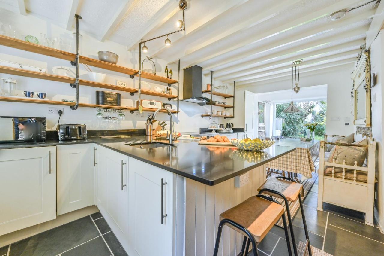 A Superb Bijou Retreat With Jacuzzi Near An Excellent Village Pub Yelverton Eksteriør billede