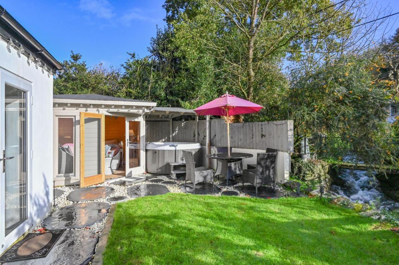 A Superb Bijou Retreat With Jacuzzi Near An Excellent Village Pub Yelverton Eksteriør billede