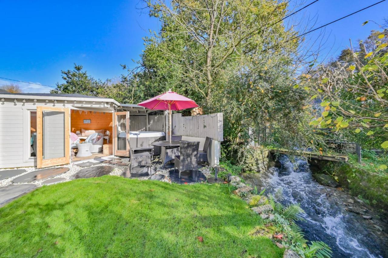 A Superb Bijou Retreat With Jacuzzi Near An Excellent Village Pub Yelverton Eksteriør billede