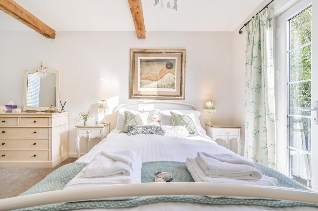 A Superb Bijou Retreat With Jacuzzi Near An Excellent Village Pub Yelverton Eksteriør billede