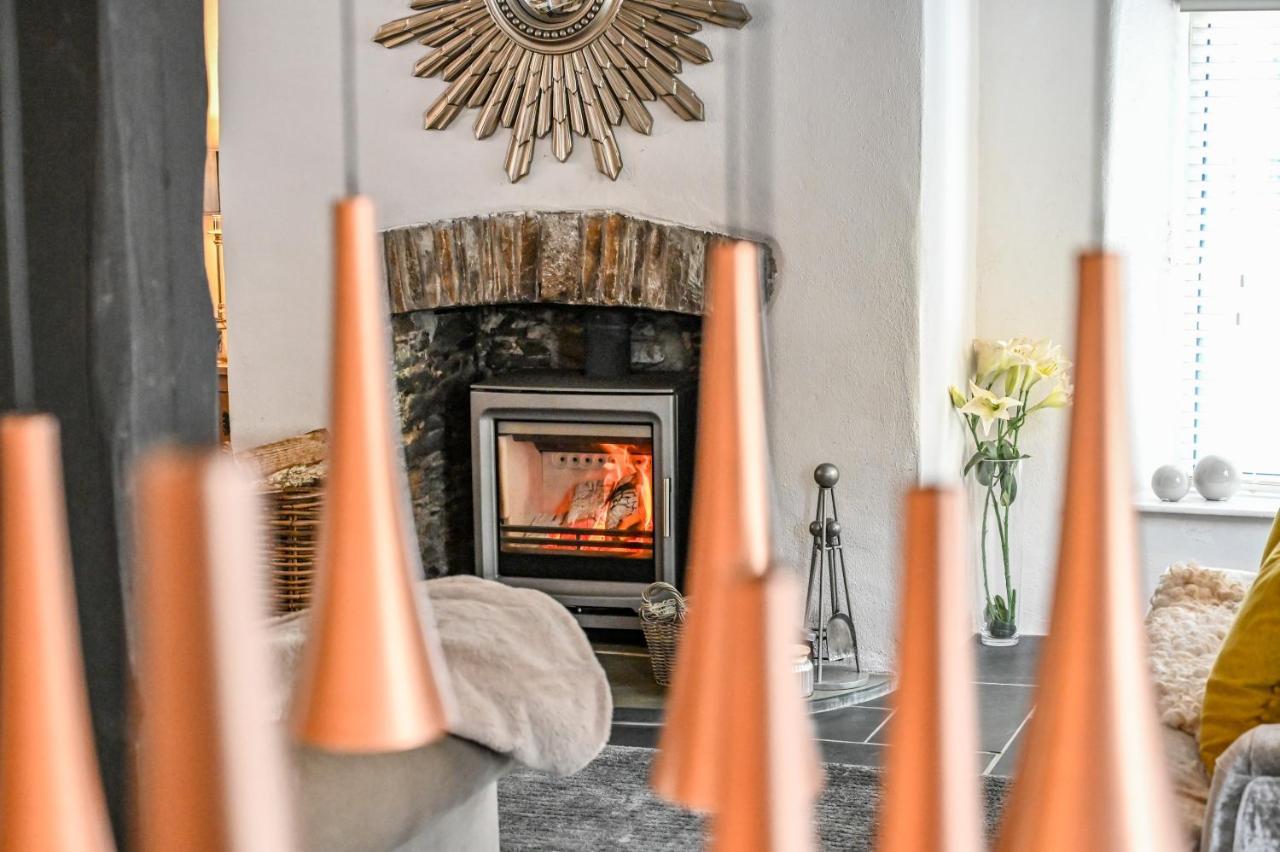 A Superb Bijou Retreat With Jacuzzi Near An Excellent Village Pub Yelverton Eksteriør billede