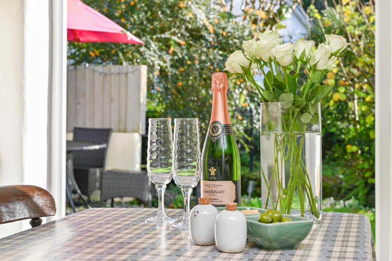A Superb Bijou Retreat With Jacuzzi Near An Excellent Village Pub Yelverton Eksteriør billede