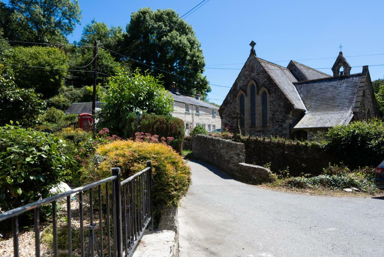 A Superb Bijou Retreat With Jacuzzi Near An Excellent Village Pub Yelverton Eksteriør billede