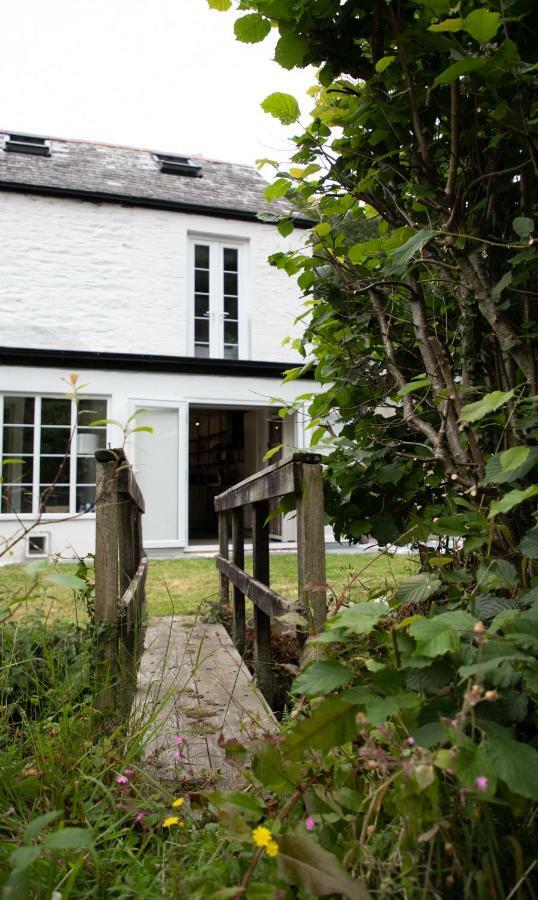 A Superb Bijou Retreat With Jacuzzi Near An Excellent Village Pub Yelverton Eksteriør billede