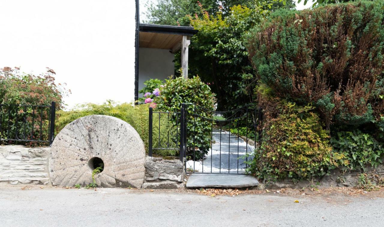 A Superb Bijou Retreat With Jacuzzi Near An Excellent Village Pub Yelverton Eksteriør billede